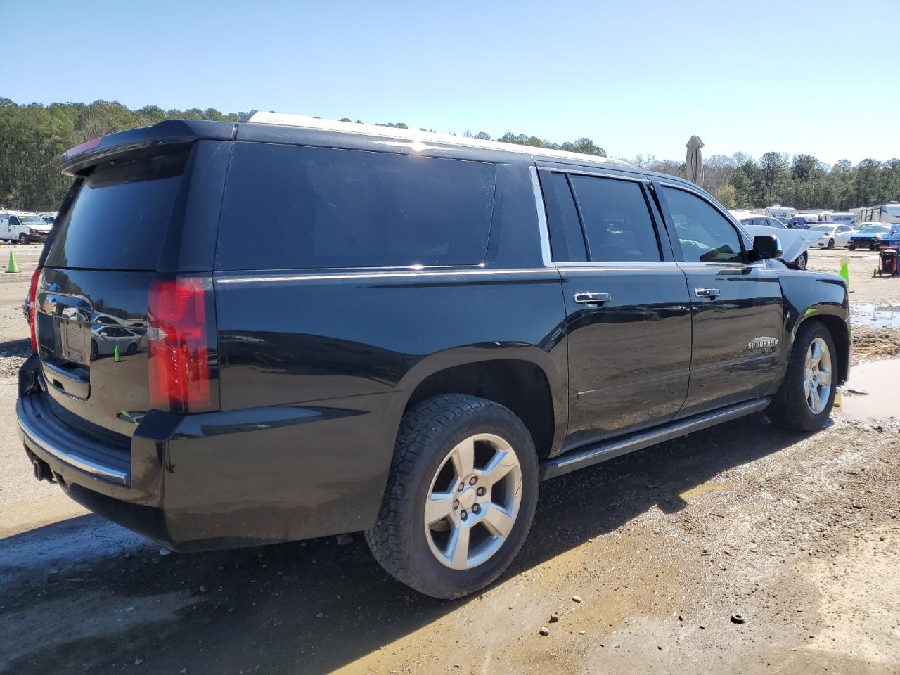 2015 Chevrolet Suburban - Image 3
