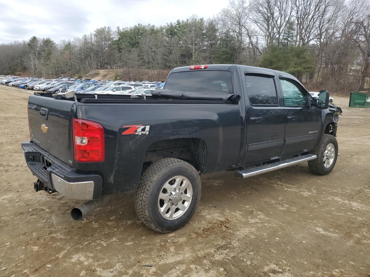 2014 Chevrolet Silverado - Image 3