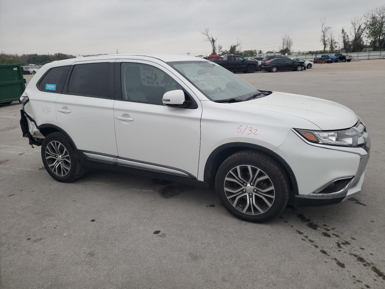 2018 Mitsubishi Outlander - Image 4