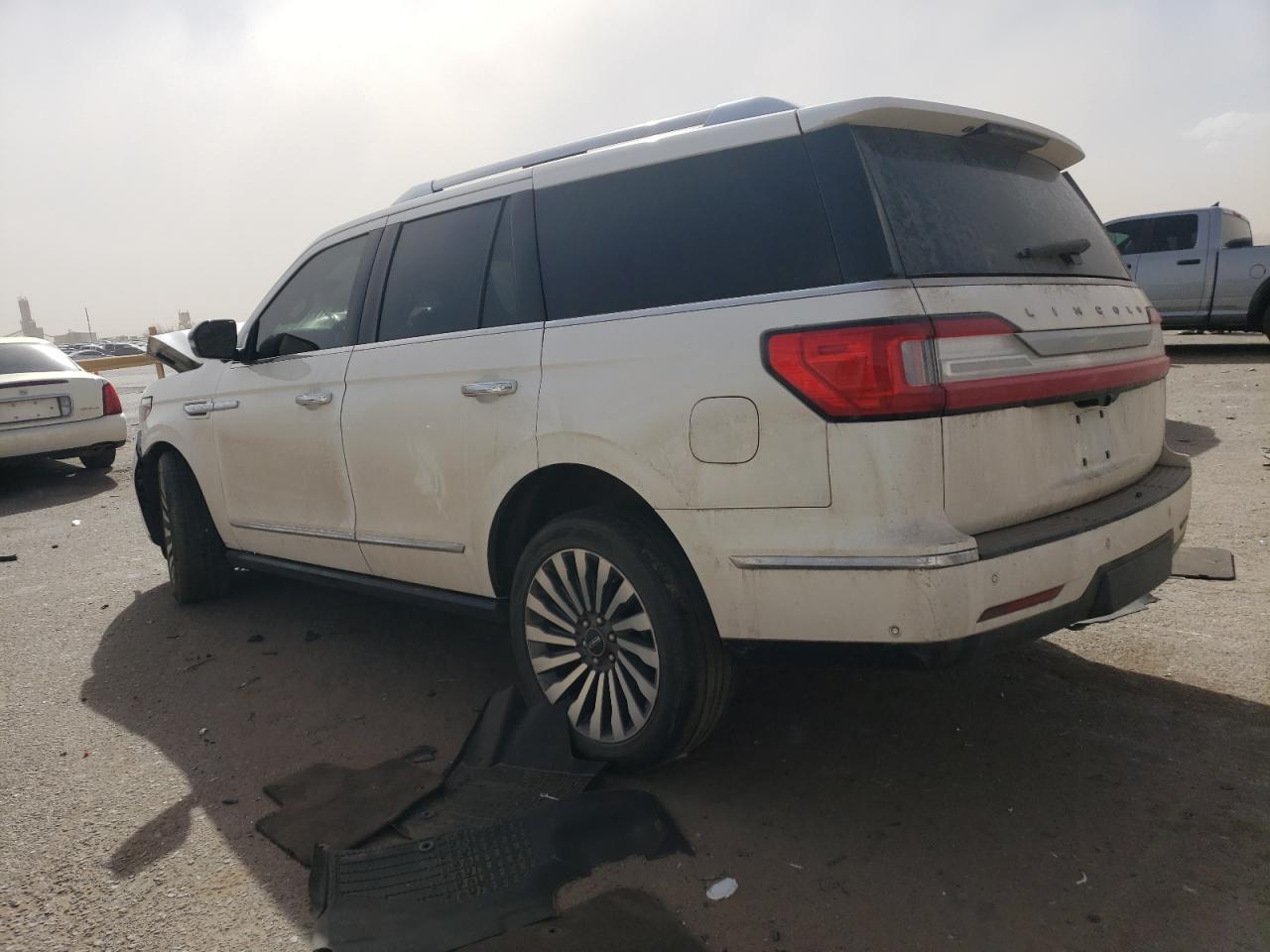 2018 Lincoln Navigator - Image 2