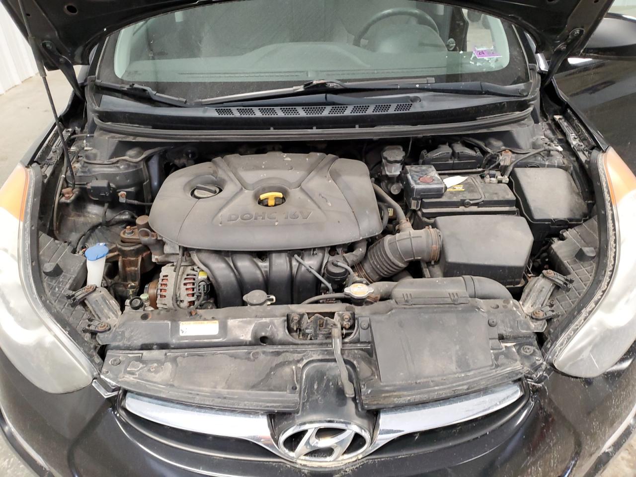 2012 Hyundai Elantra - Image 11