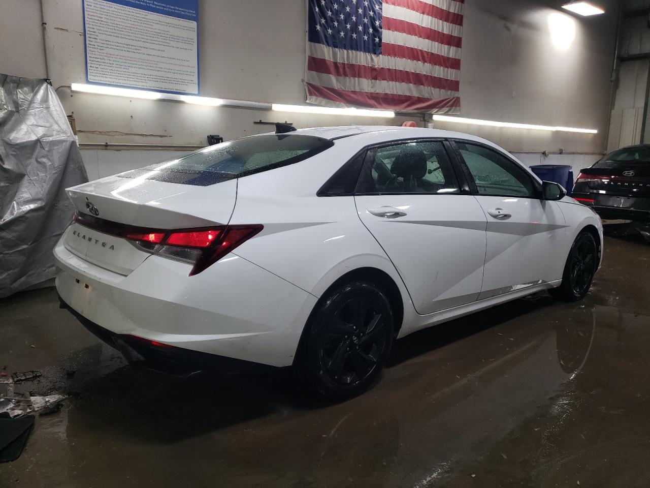 2021 Hyundai Elantra - Image 3