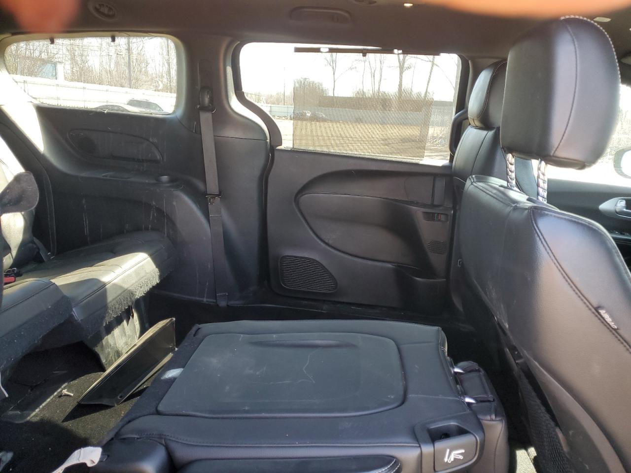 2018 Chrysler Pacifica - Image 10