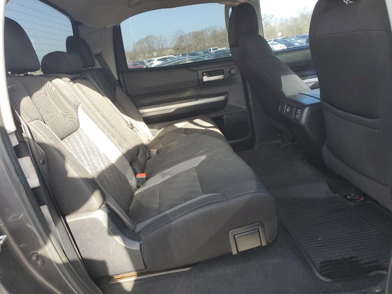 2014 Toyota Tundra - Image 10