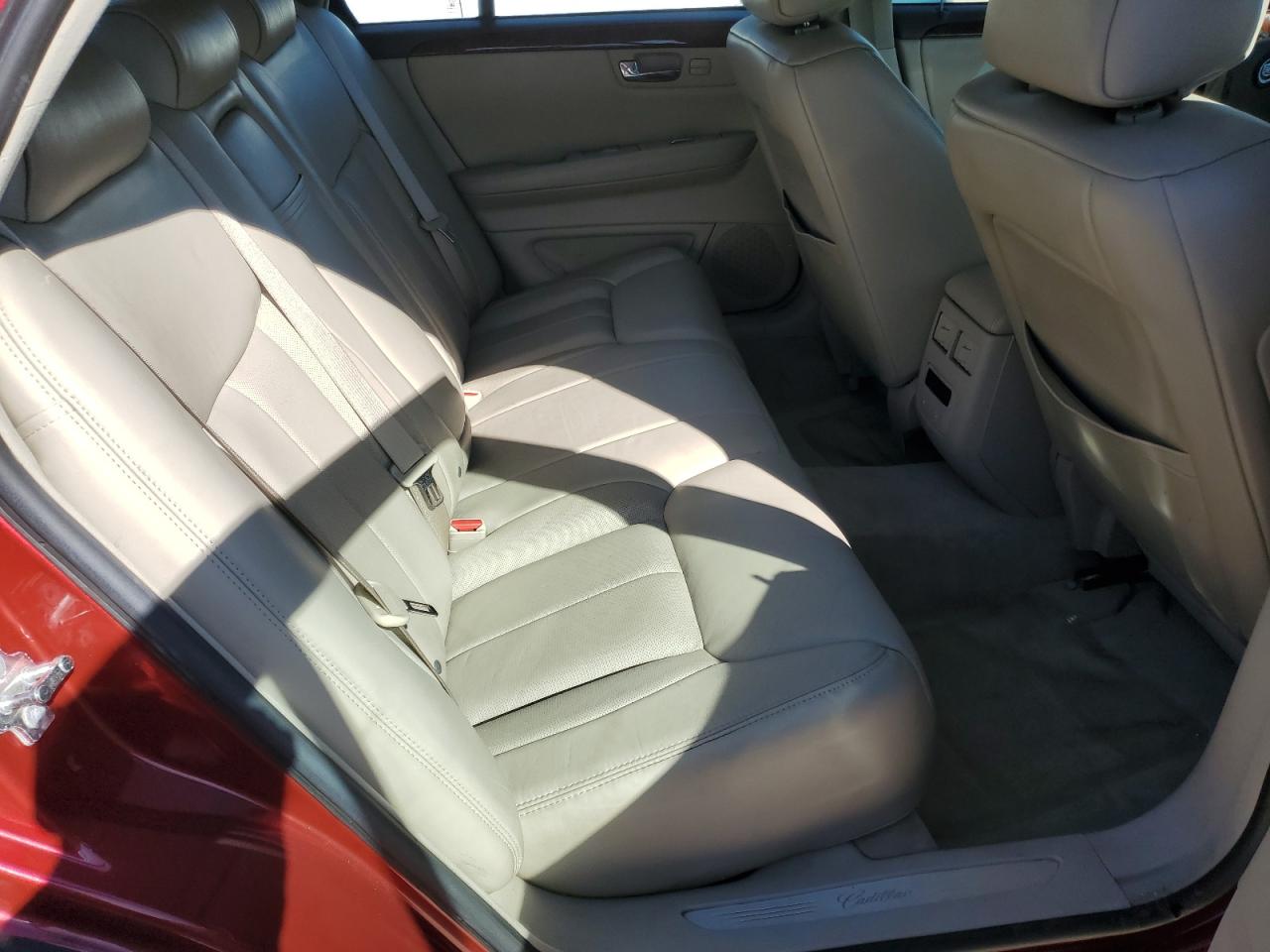 2007 Cadillac DTS - Image 10