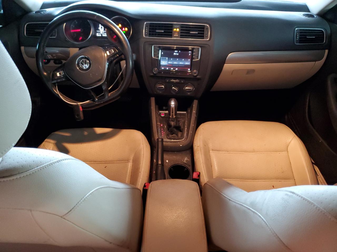 2017 Volkswagen Jetta - Image 8