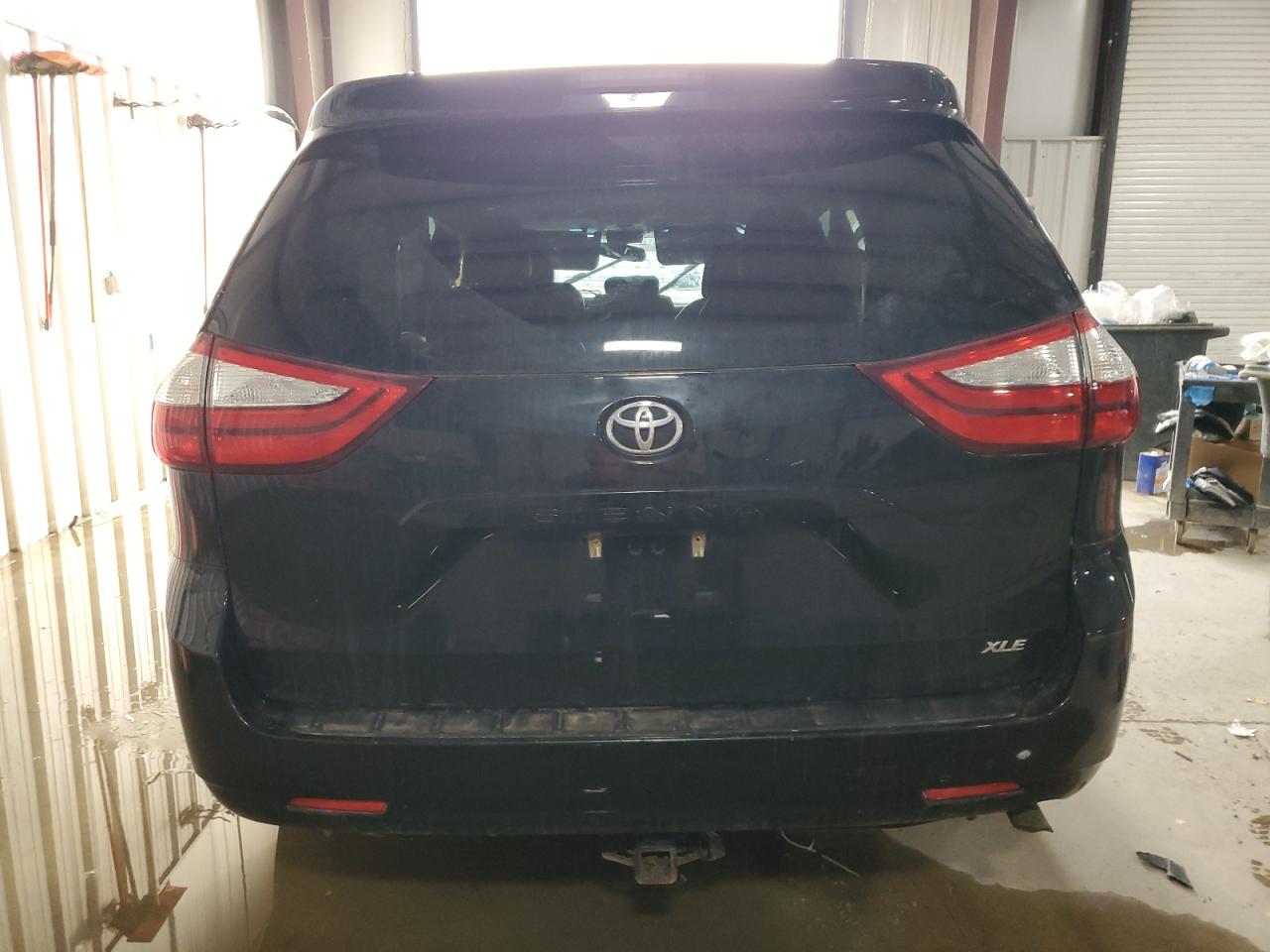 2016 Toyota Sienna - Image 6