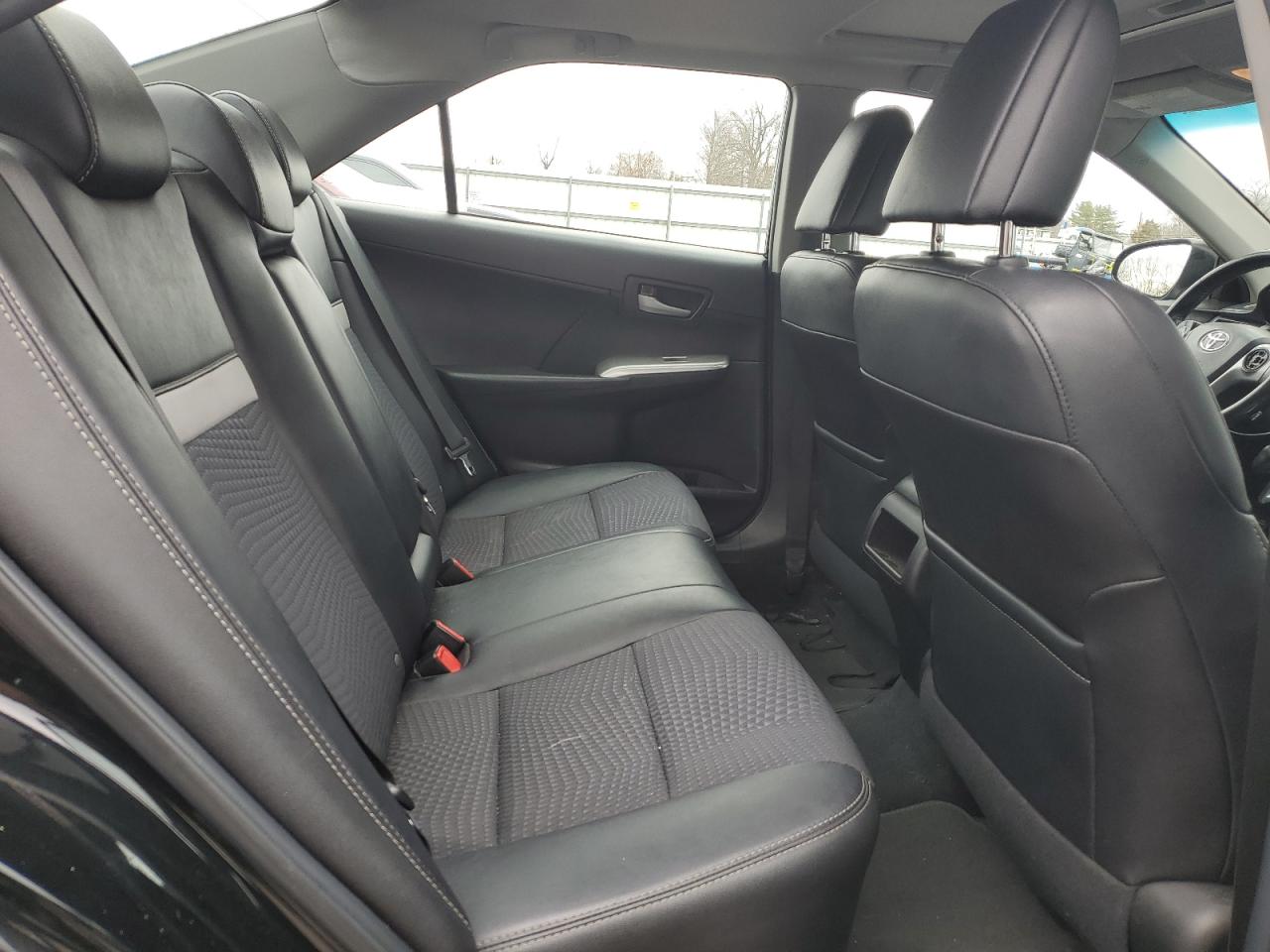 2014 Toyota Camry - Image 10