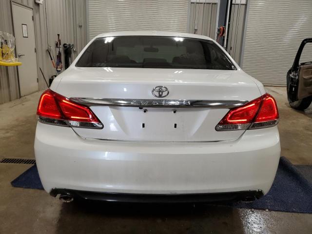 Sedans TOYOTA AVALON 2012 White