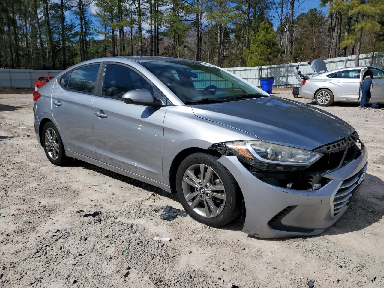2017 Hyundai Elantra - Image 4