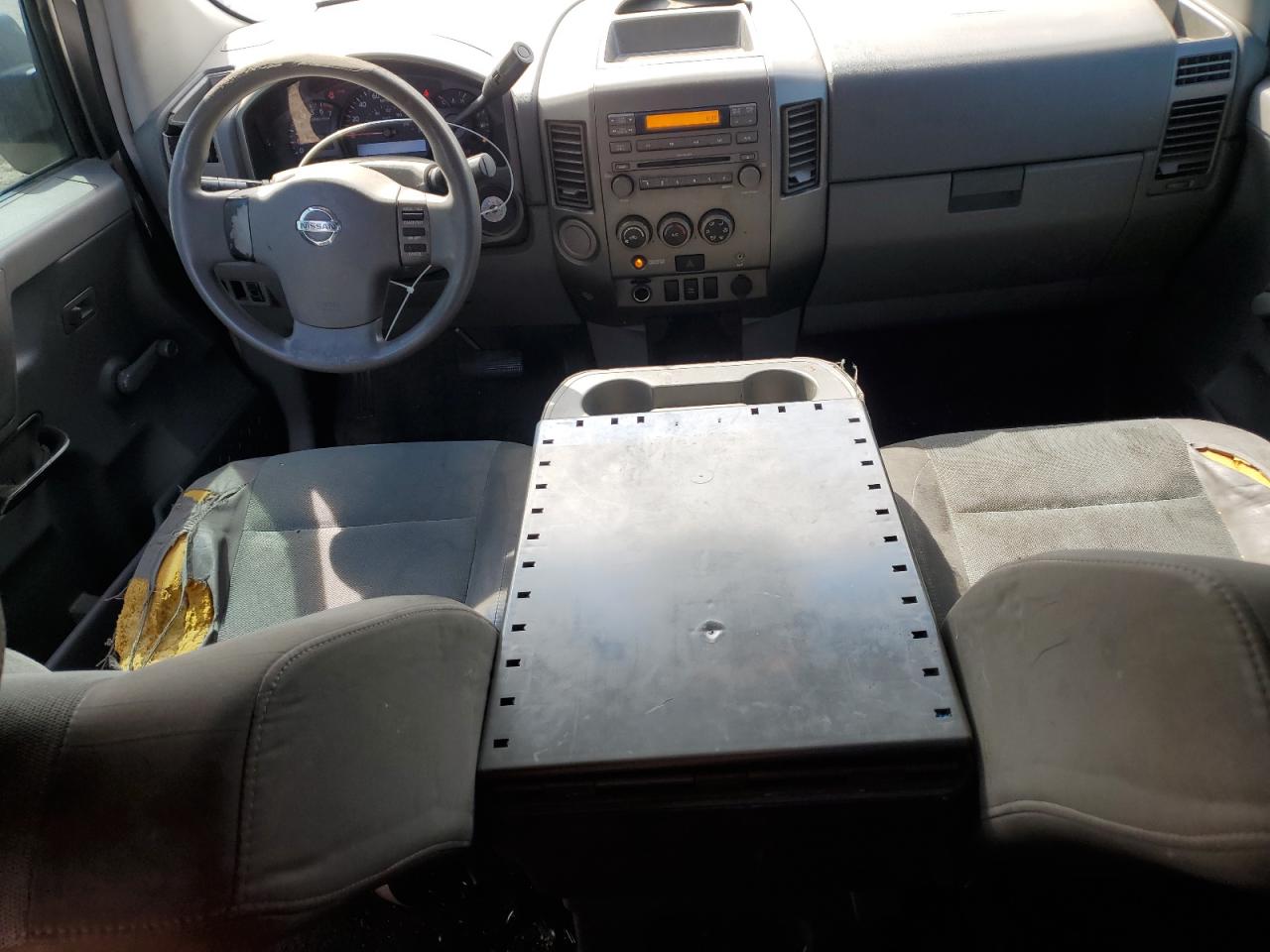 2005 Nissan Titan - Image 8