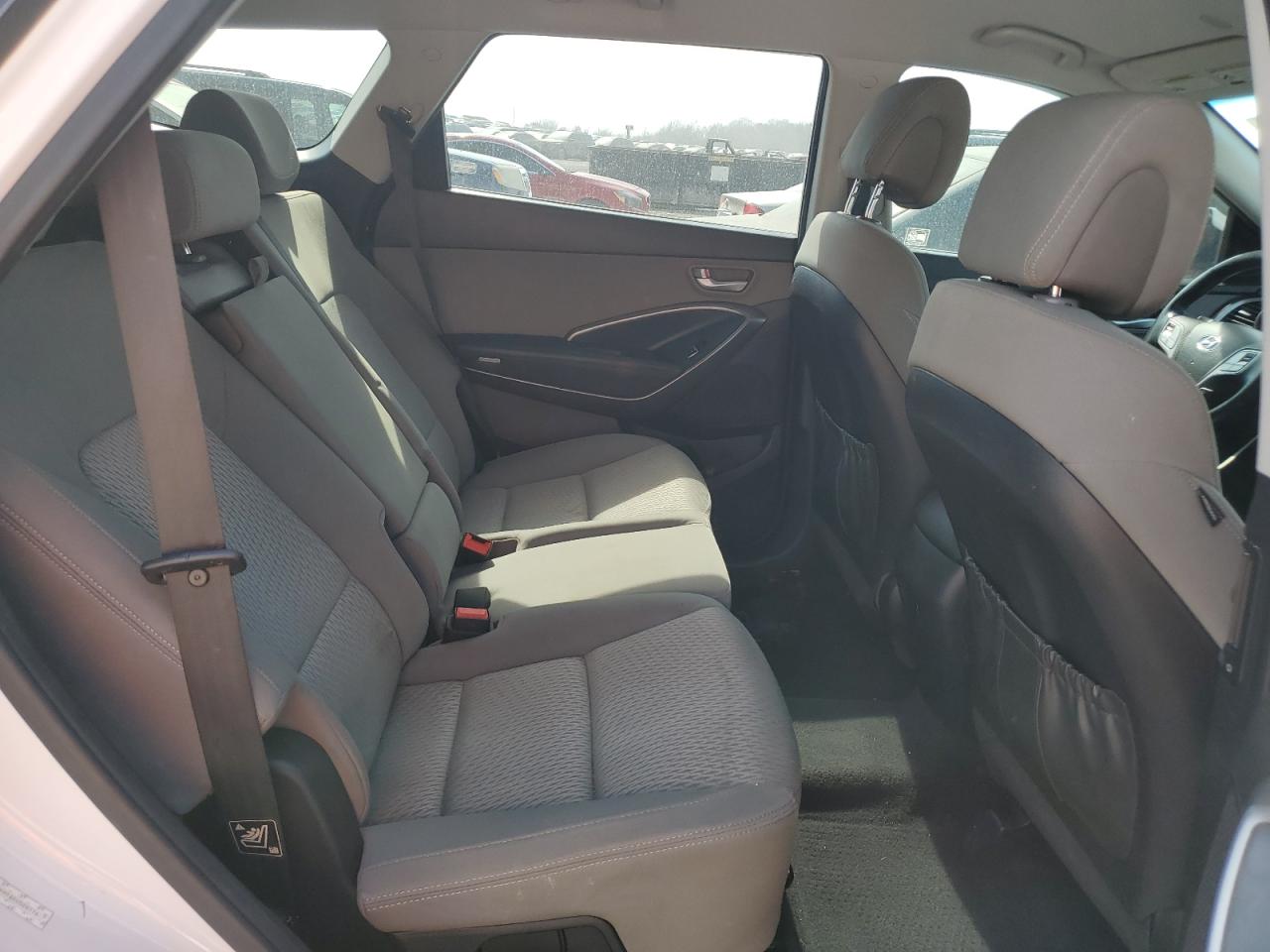 2013 Hyundai Santa Fe - Image 11