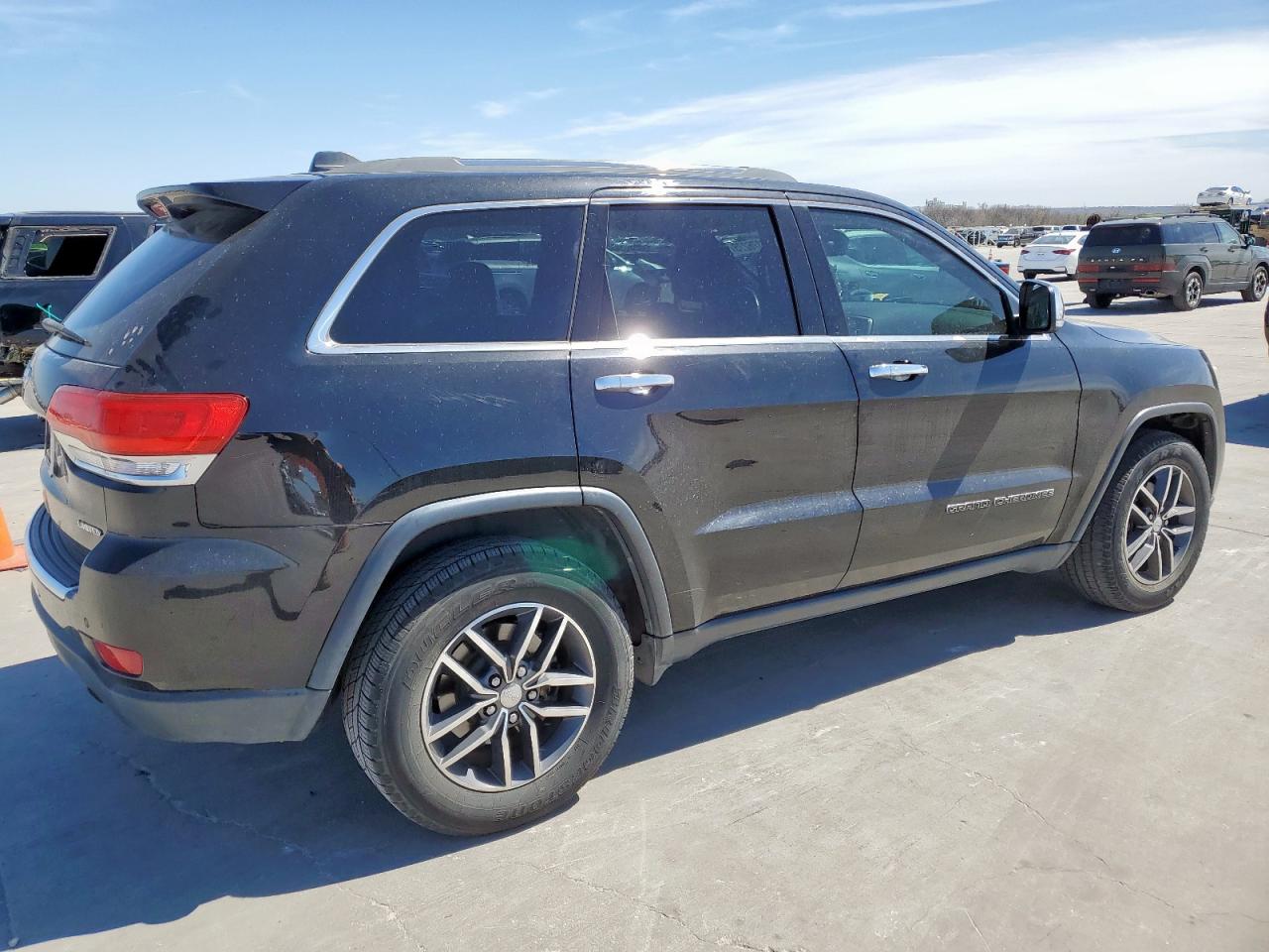 2018 Jeep Grand Cherokee - Image 3