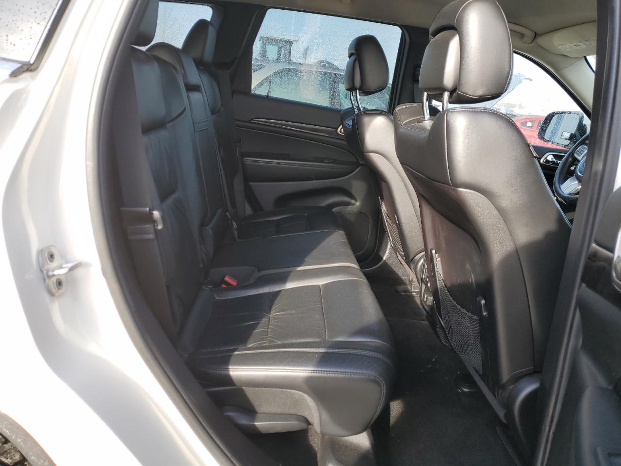 2011 Jeep Grand Cherokee - Image 11