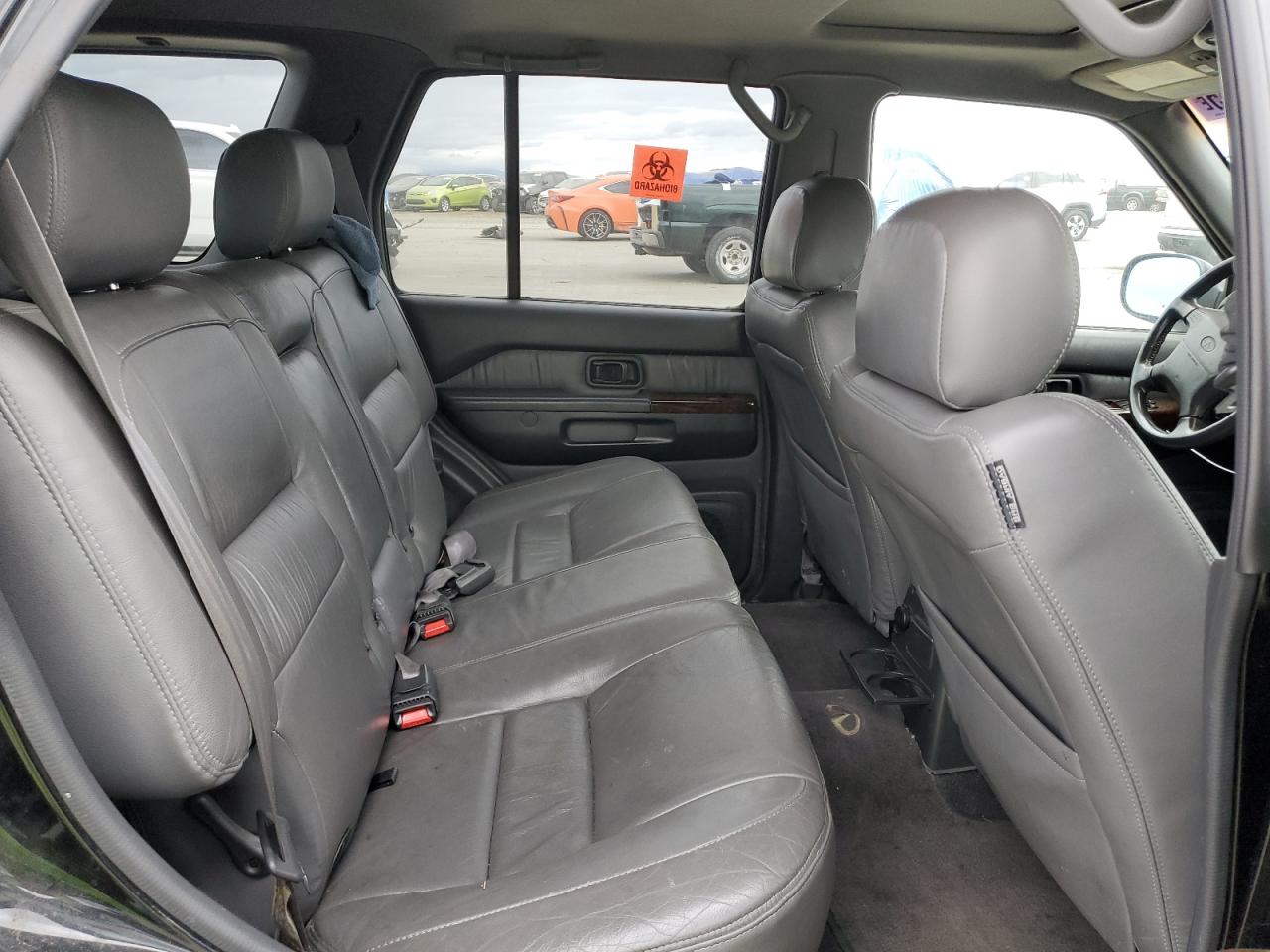 1999 Infiniti QX4 - Image 11