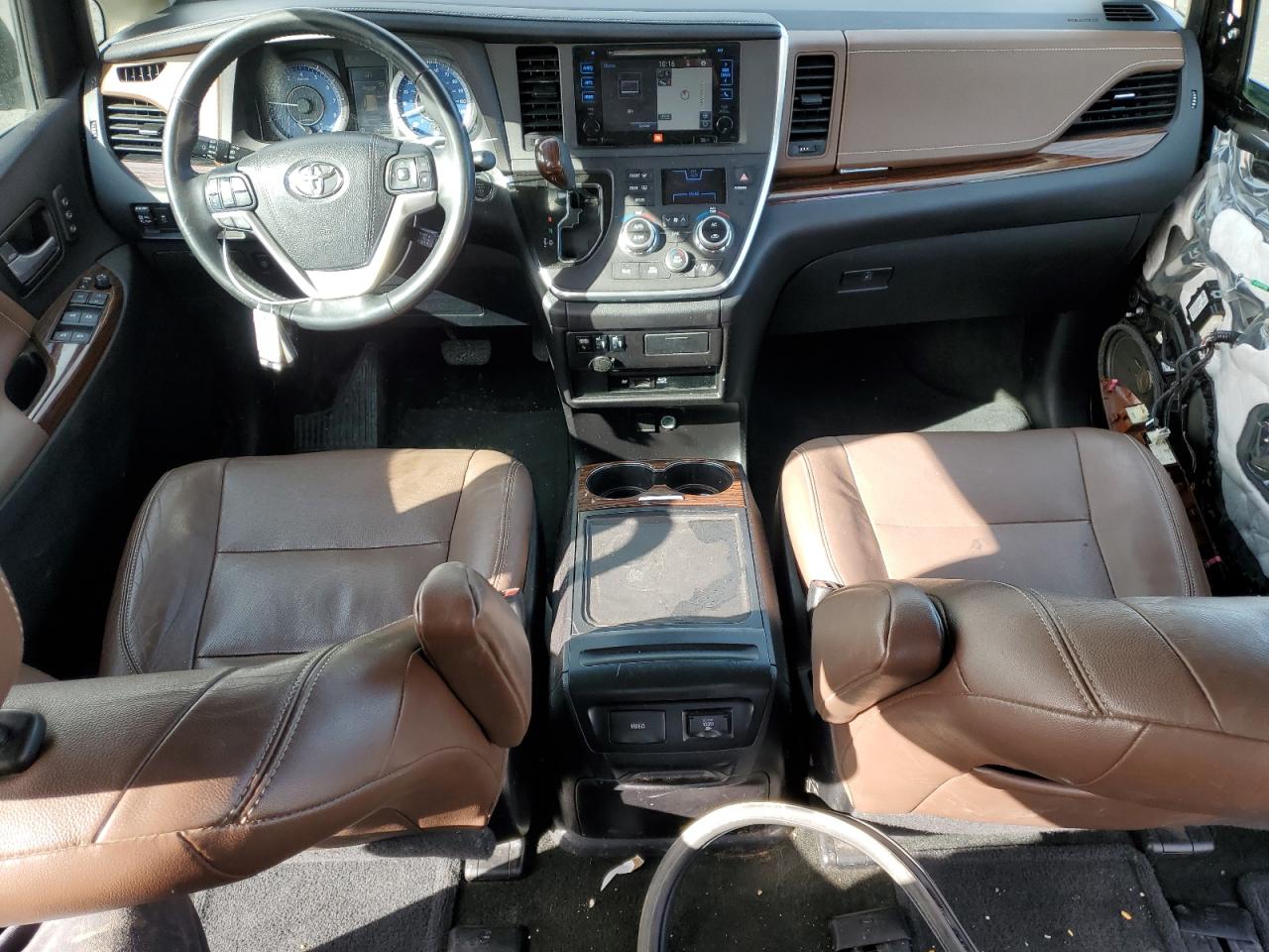 2015 Toyota Sienna - Image 8