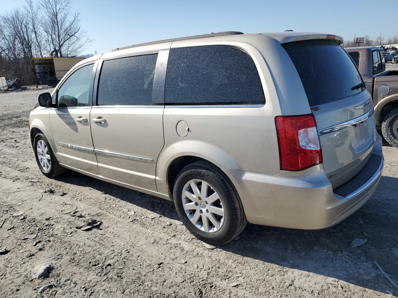 2015 Chrysler Town & Country - Image 2