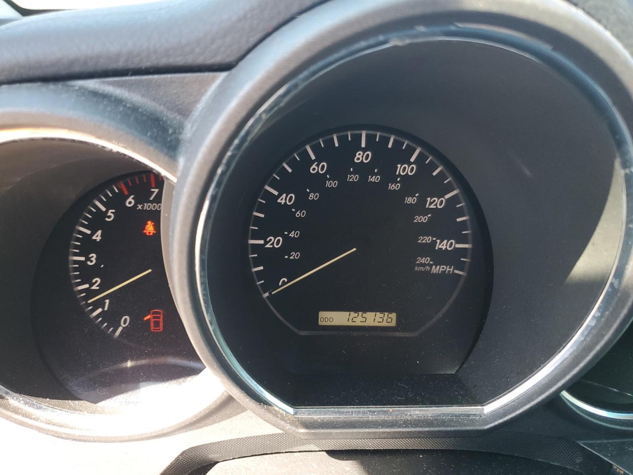2005 Lexus RX - Image 9