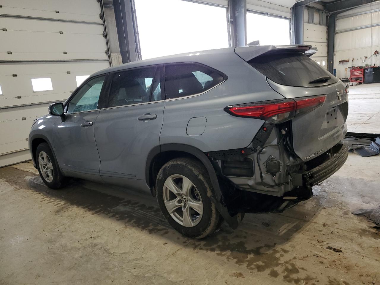 2021 Toyota Highlander - Image 2