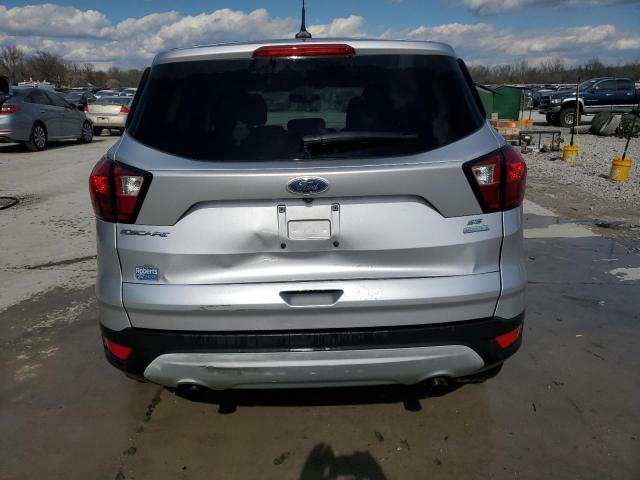  FORD ESCAPE 2019 Srebrny