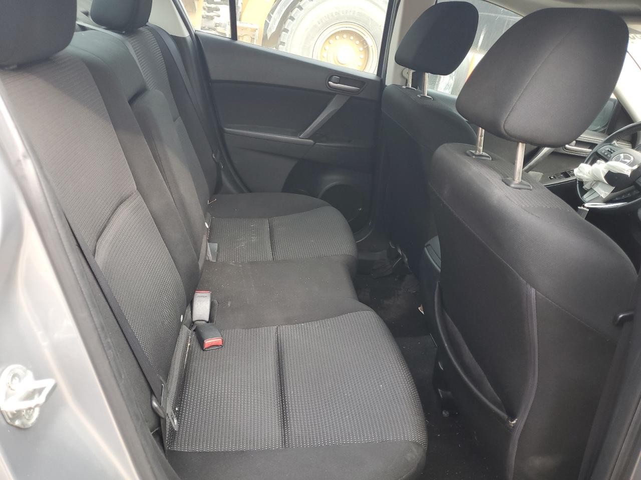 2012 Mazda 3 - Image 10