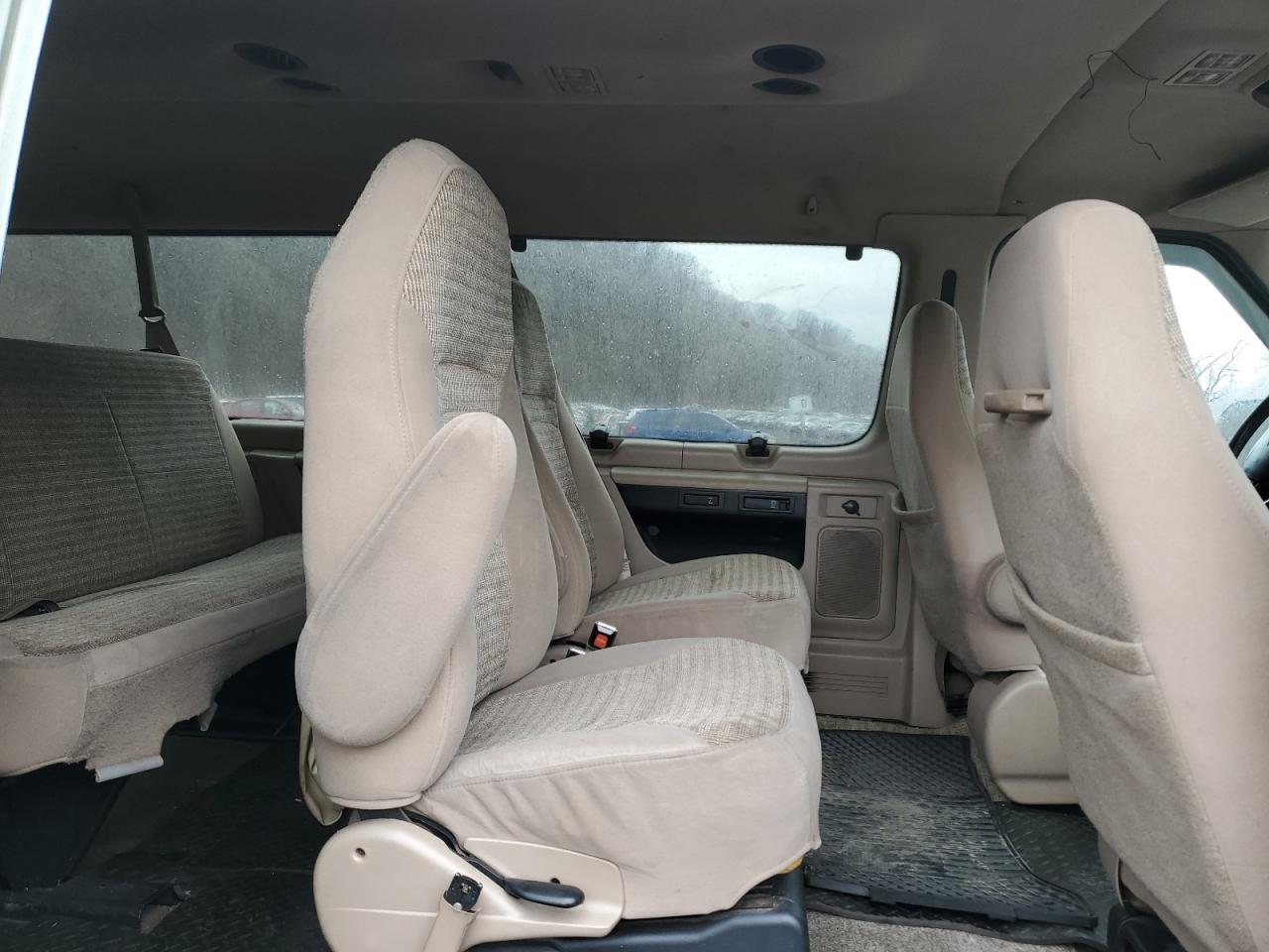 2002 Ford Econoline - Image 11