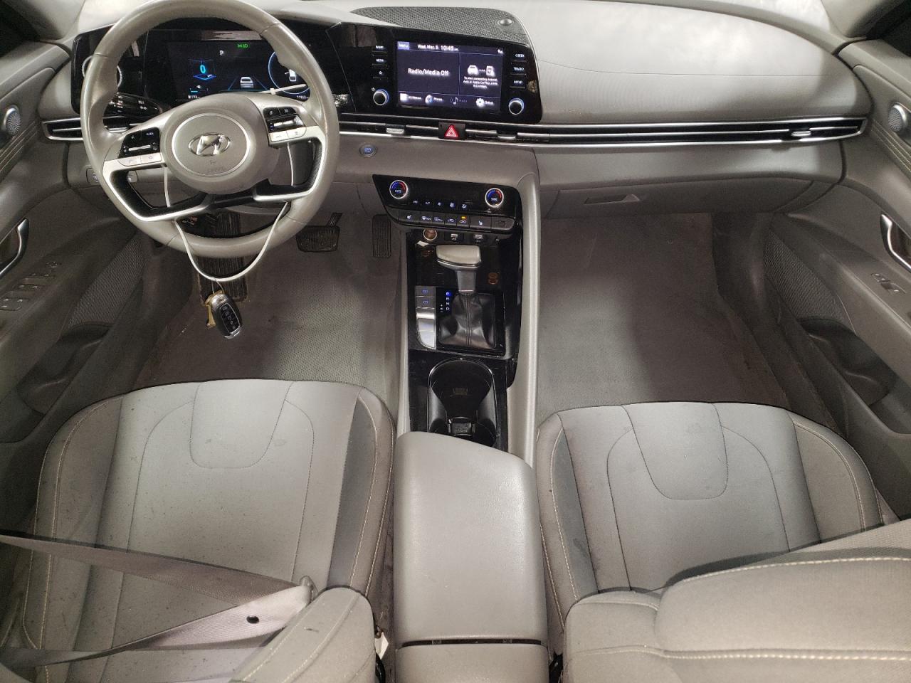 2021 Hyundai Elantra - Image 8