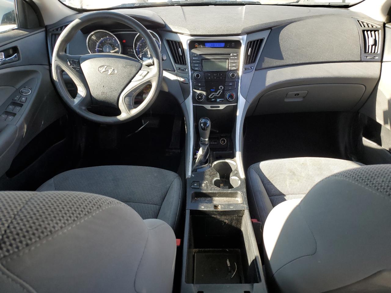 2013 Hyundai Sonata - Image 8