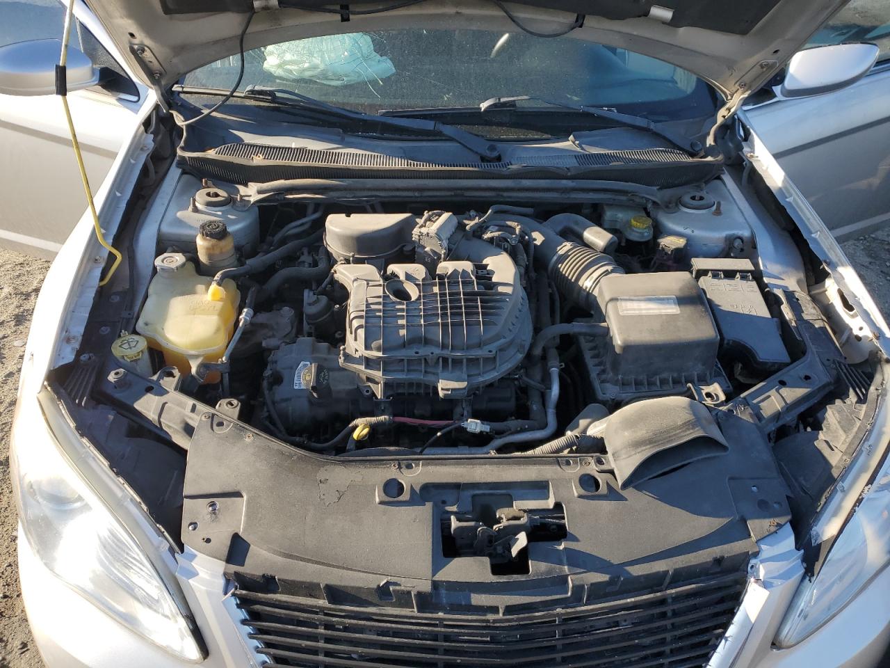 2011 Chrysler 200 - Image 11