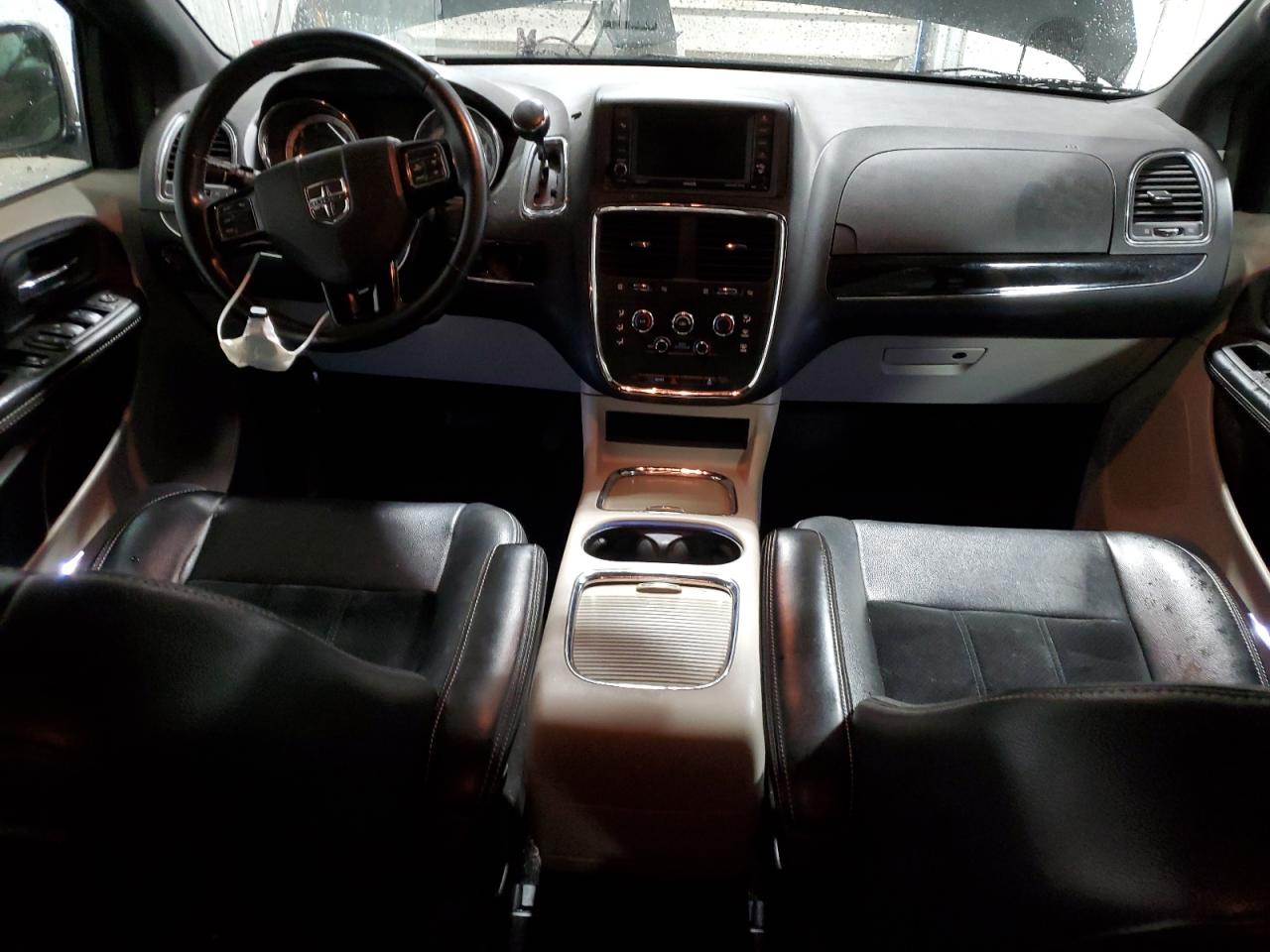 2017 Dodge Caravan - Image 8