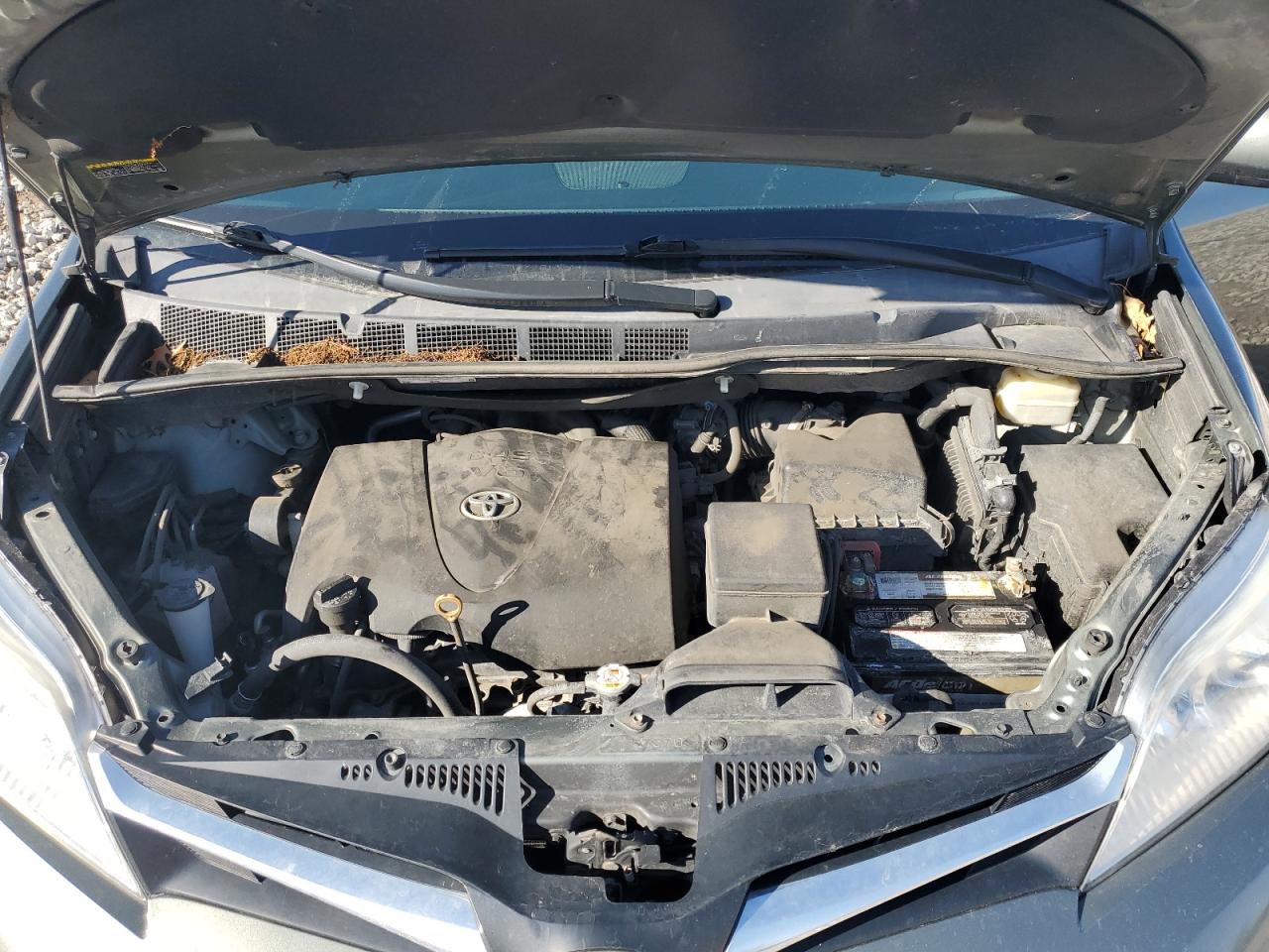 2018 Toyota Sienna - Image 12