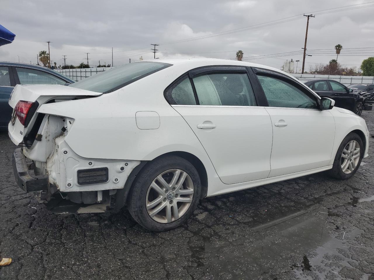 2017 Volkswagen Jetta - Image 3