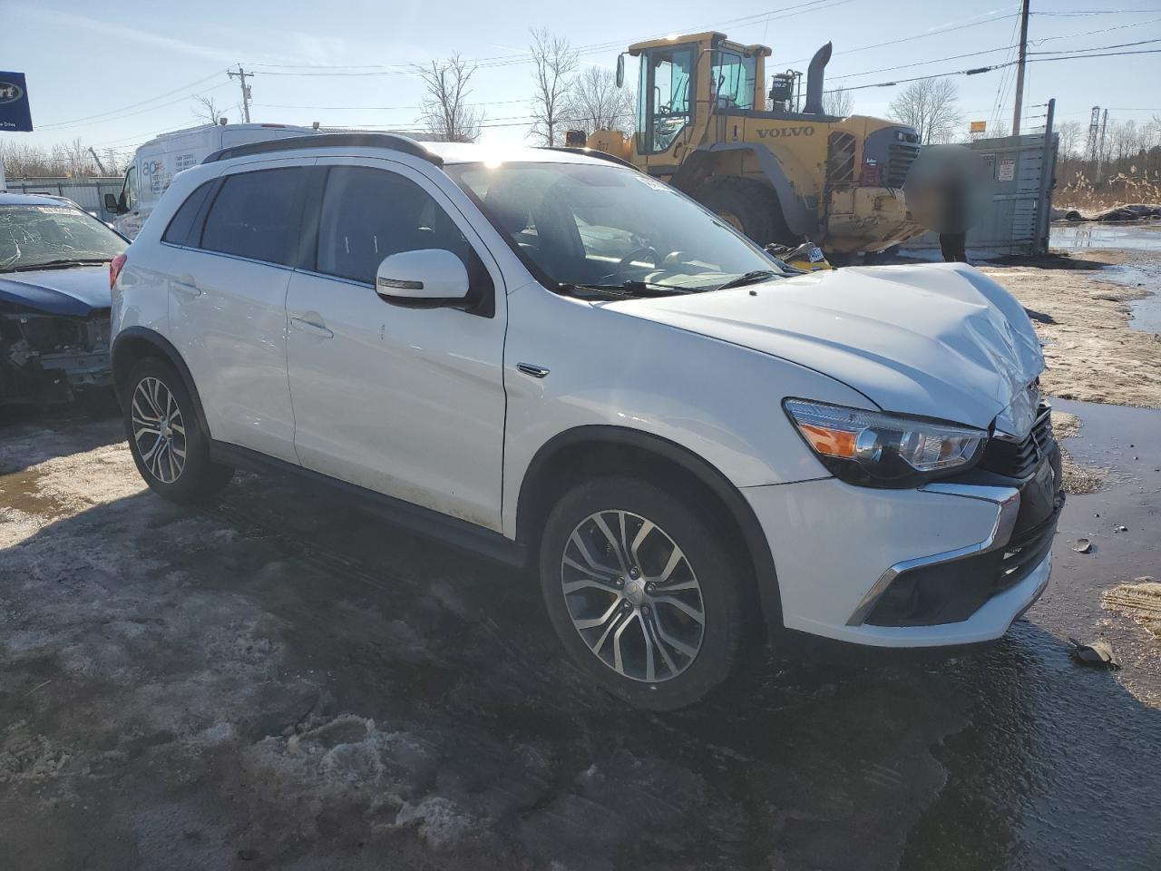 2017 Mitsubishi Outlander - Image 4