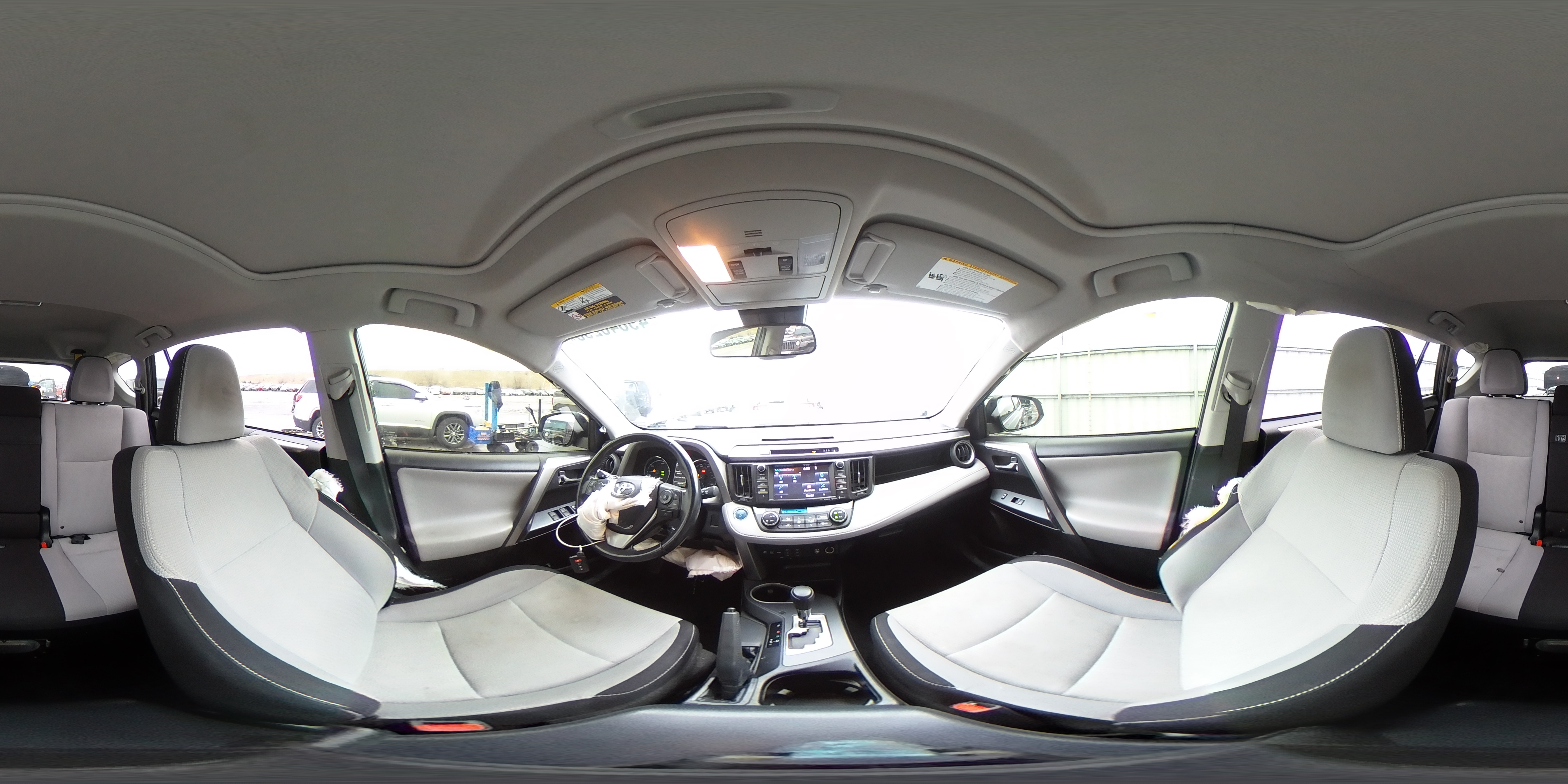 2018 Toyota RAV 4 - Image 15