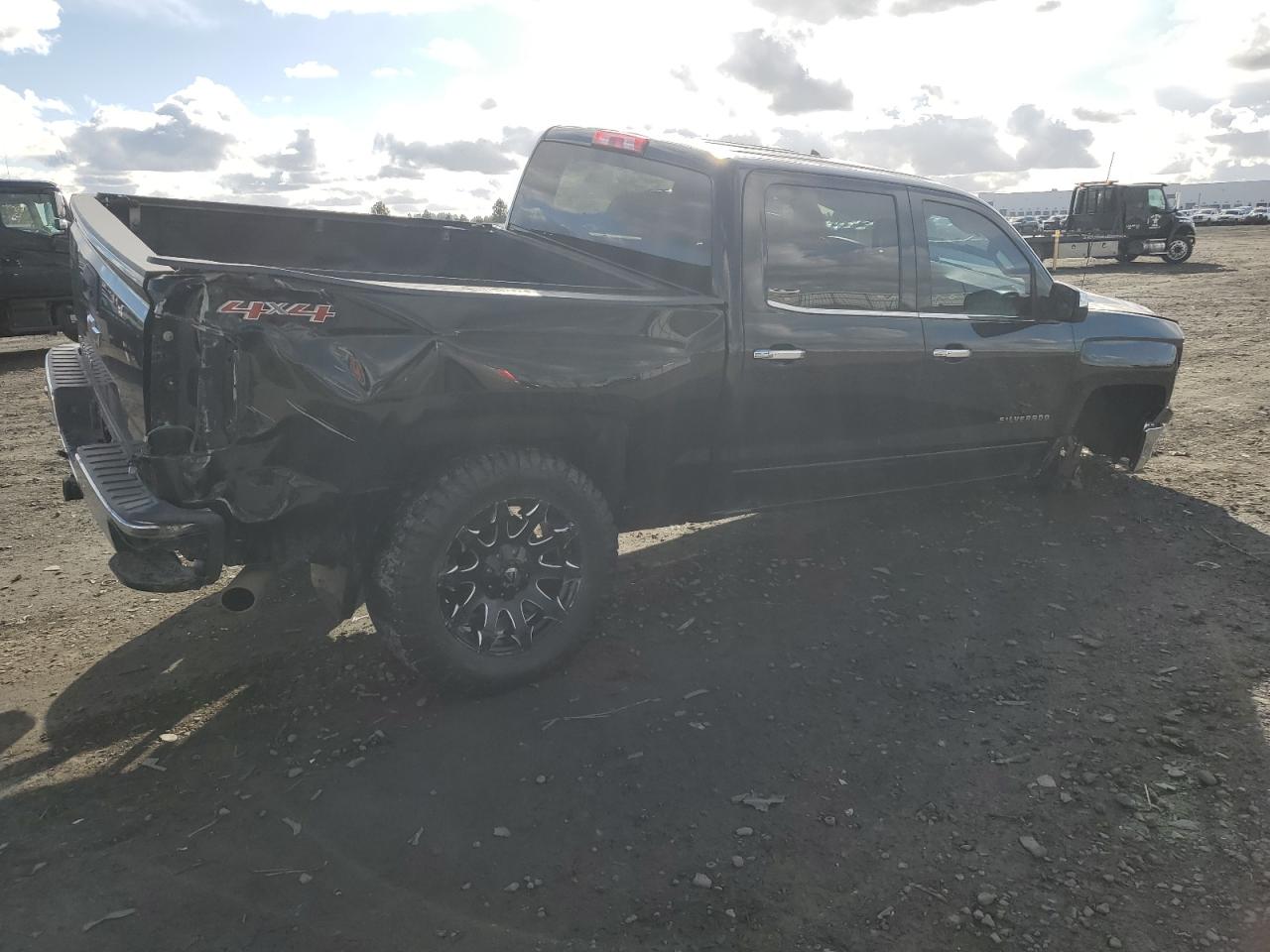 2015 Chevrolet Silverado - Image 3