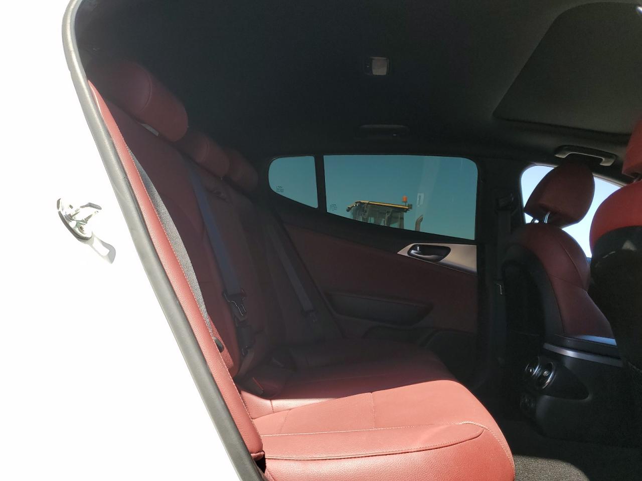 2022 Kia Stinger - Image 10