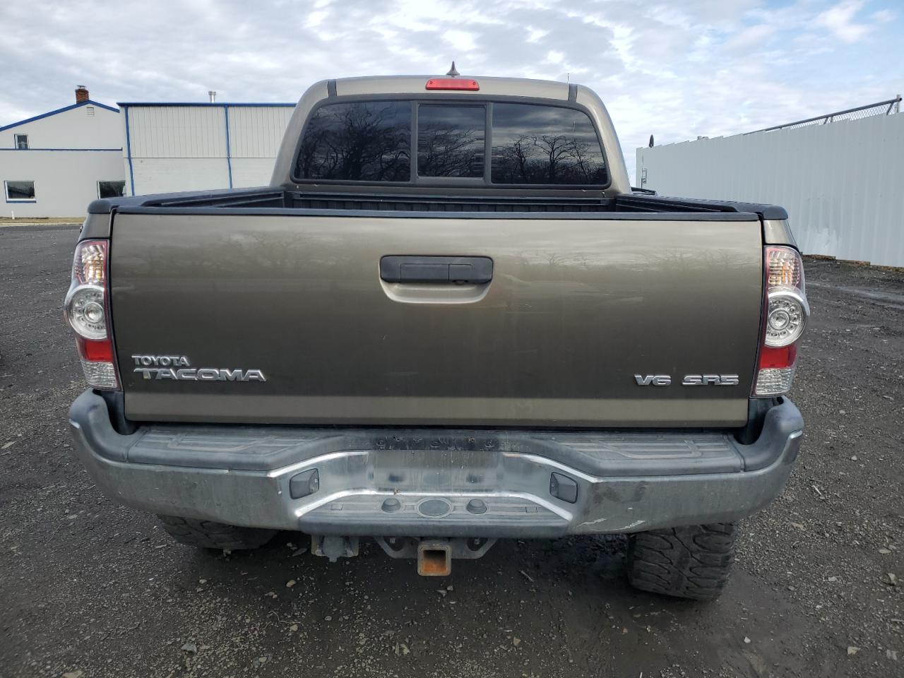 2015 Toyota Tacoma - Image 6