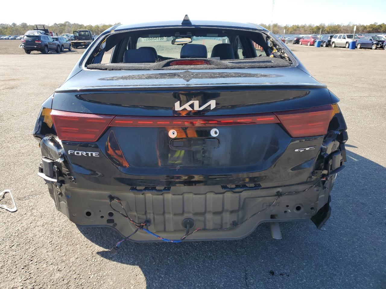 2023 Kia Forte - Image 6
