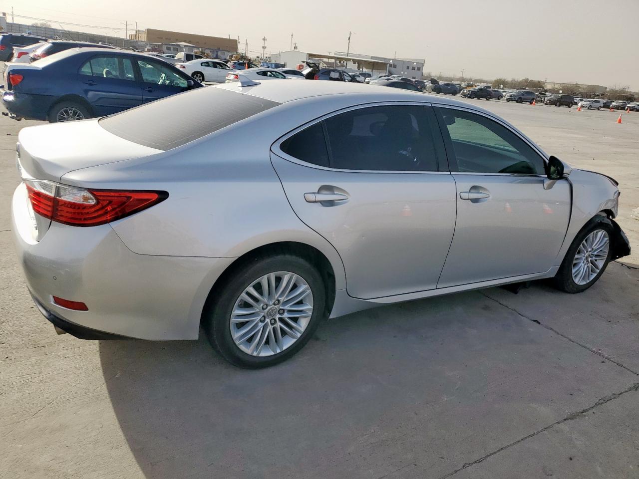 2013 Lexus ES - Image 3