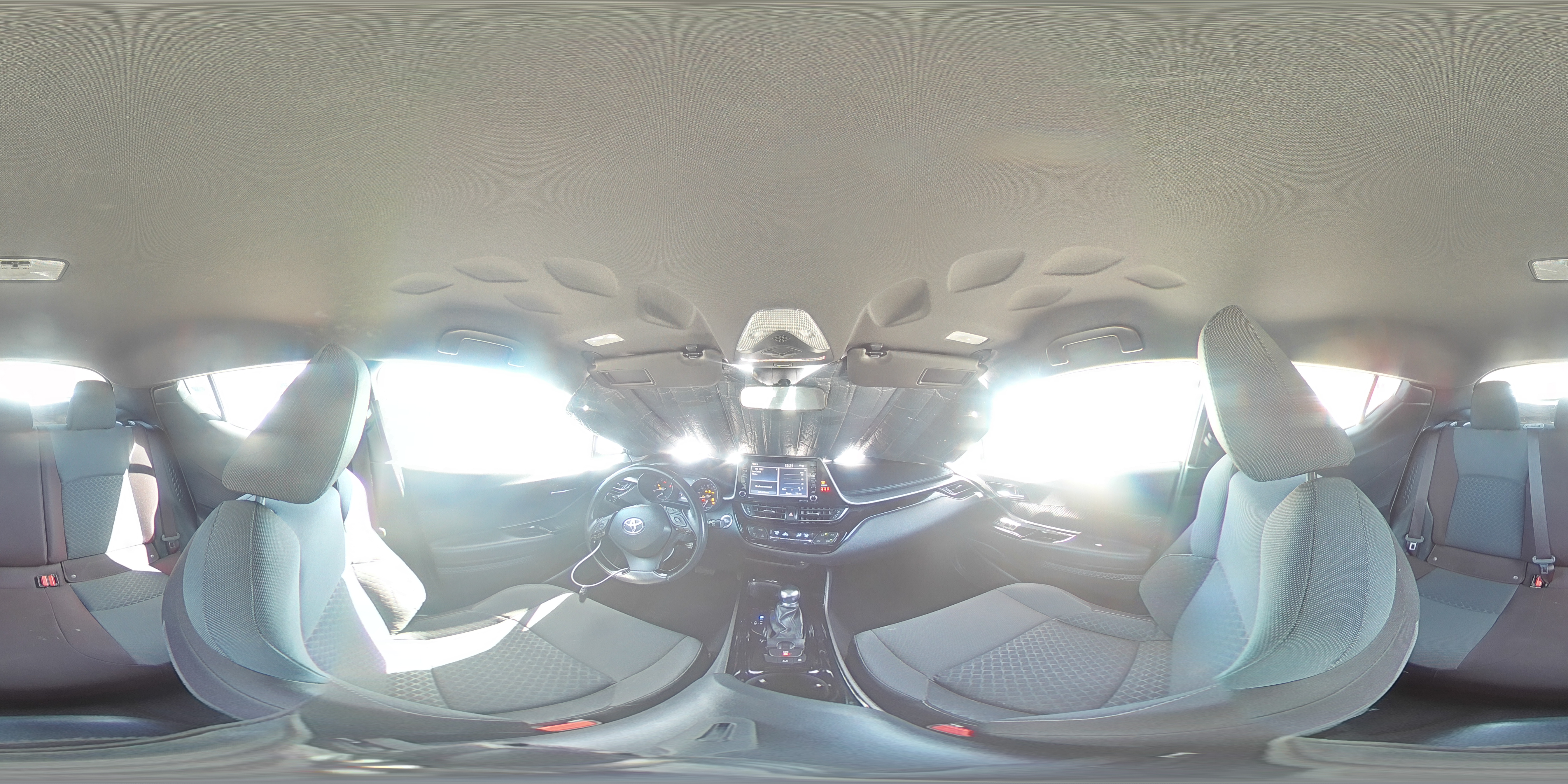 2022 Toyota C-HR - Image 16