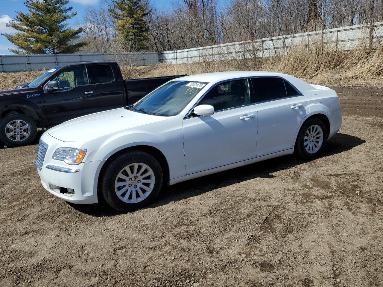 2013 Chrysler 300 за продажба в Davison, MI - Front End