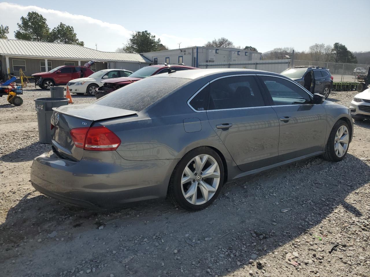 2015 Volkswagen Passat - Image 3