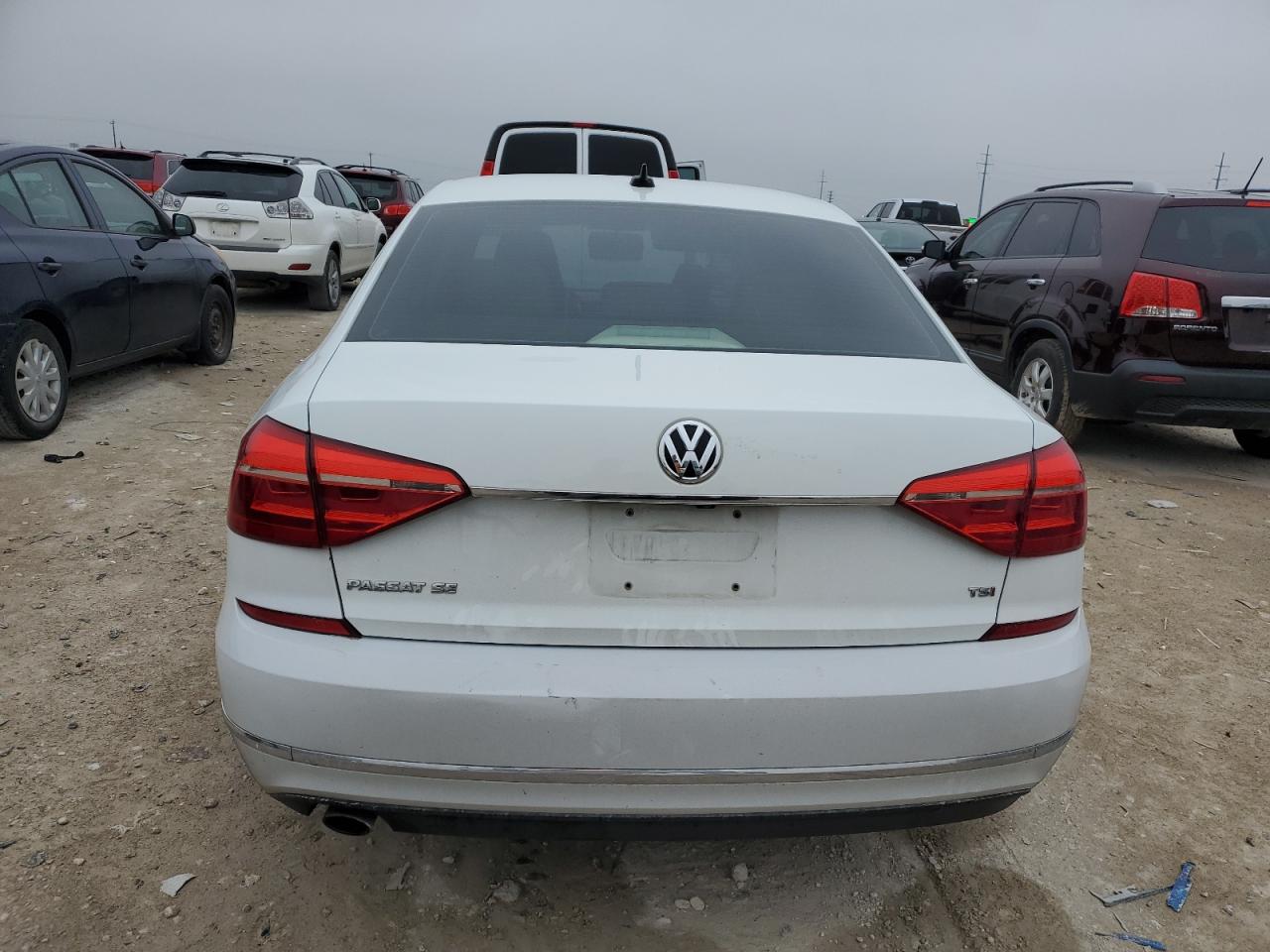 2016 Volkswagen Passat - Image 6