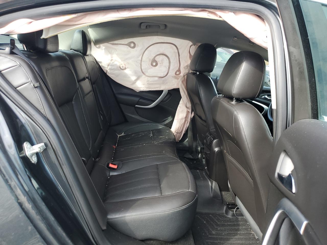 2015 Buick Regal - Image 11
