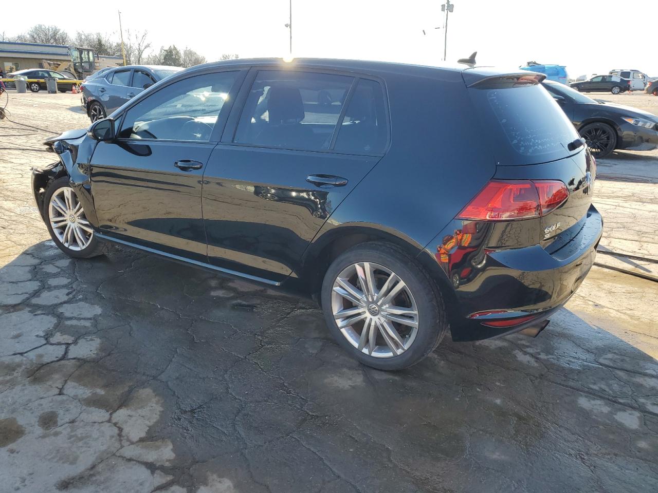 2016 Volkswagen Golf - Image 2