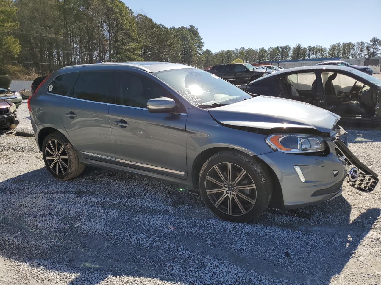 2017 Volvo XC60 - Image 4