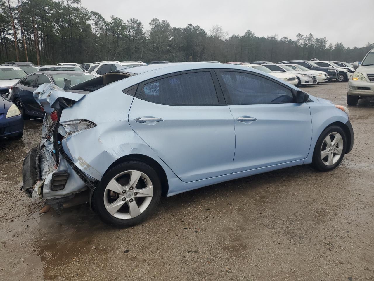 2013 Hyundai Elantra - Image 3