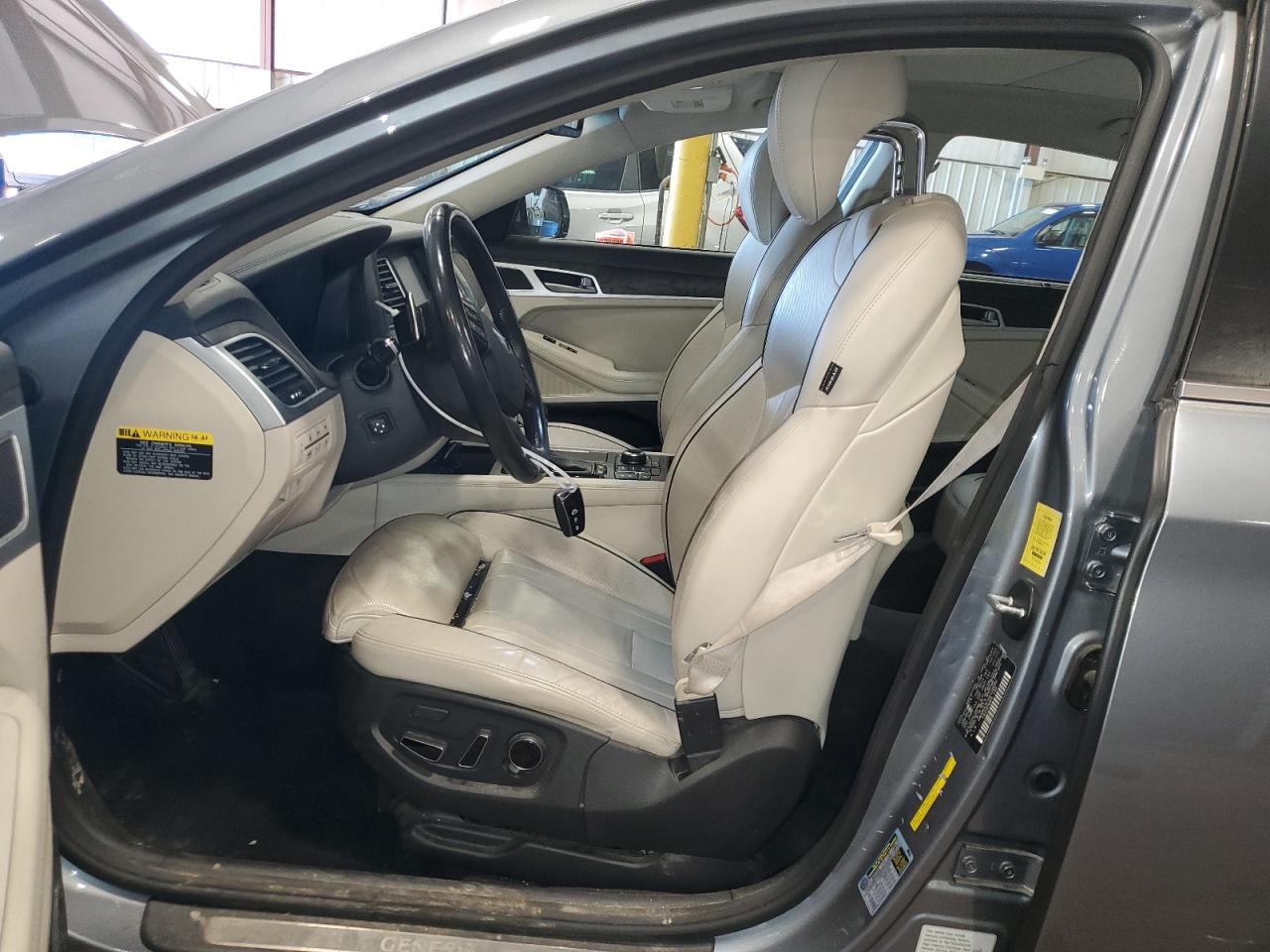 2016 Hyundai Genesis - Image 7