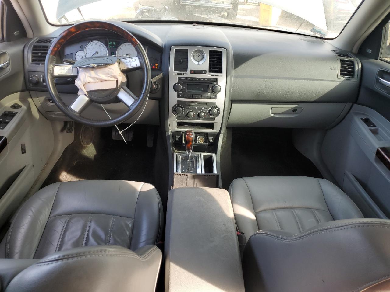 2006 Chrysler 300 - Image 8