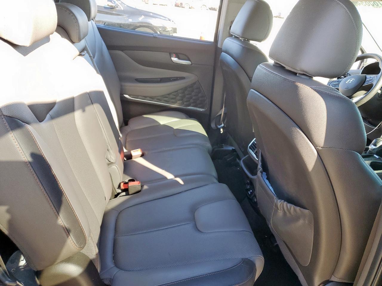 2019 Hyundai Santa Fe - Image 11